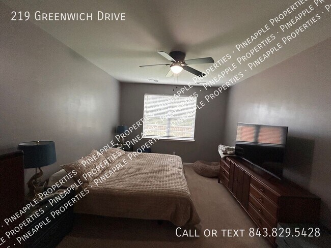 Building Photo - 219 Greenwich Dr