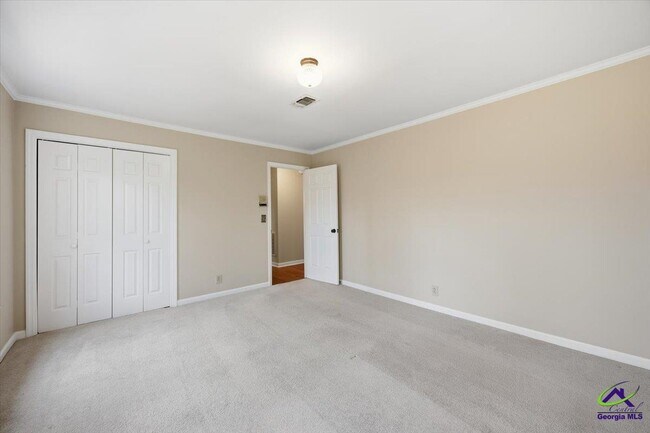 Building Photo - 5056 Wellington Dr