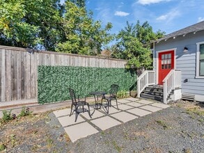 Building Photo - 4730 Bell St