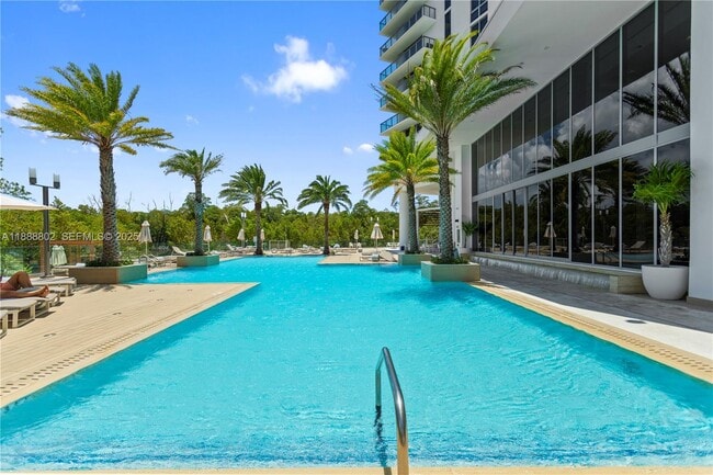 Building Photo - 16385 Biscayne Blvd