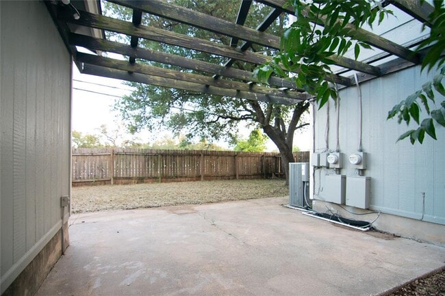 Building Photo - 8807 Springmail Cir