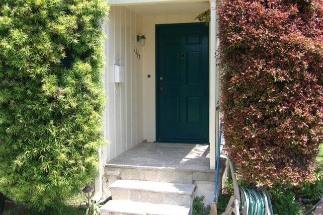 front door - 1347 Oak St