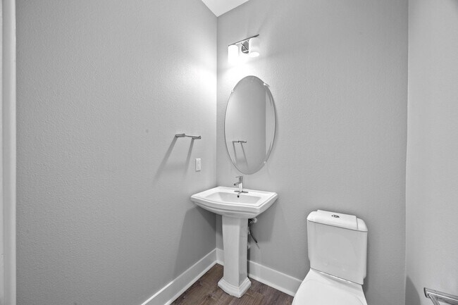 Building Photo - 2222 Simond Ave