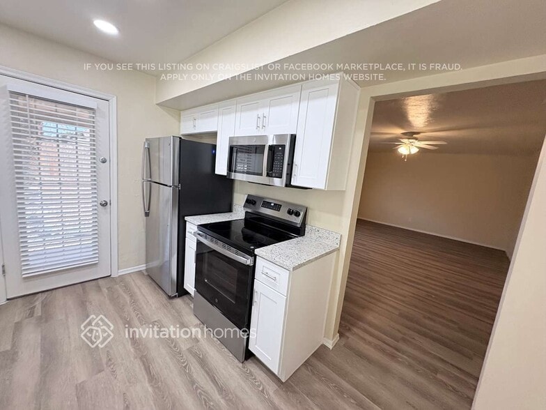 Building Photo - 1161 N Dakota St