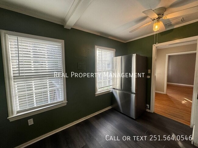 Building Photo - 207 Pinehill Dr