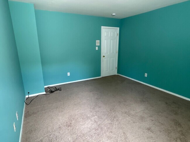 Building Photo - Spacious 3 Bed | 2.5 Bath House in Raleigh
