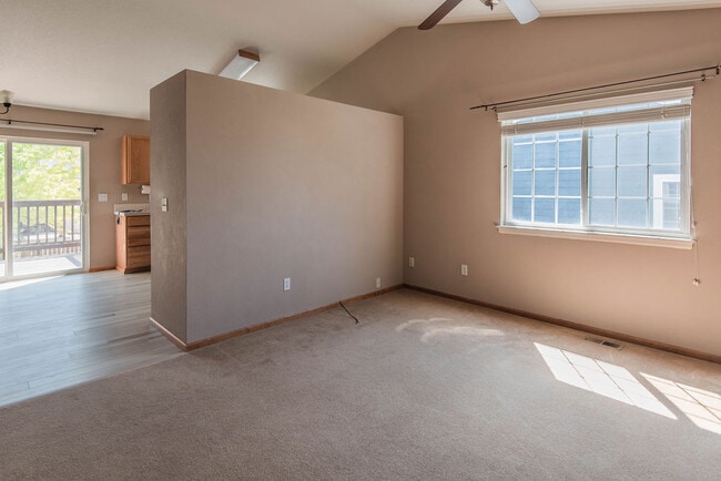 Building Photo - 4060 Florence Dr