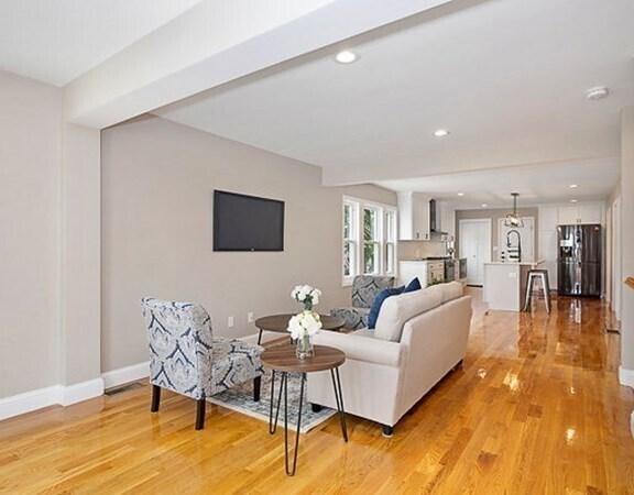 Building Photo - 68 Edward St