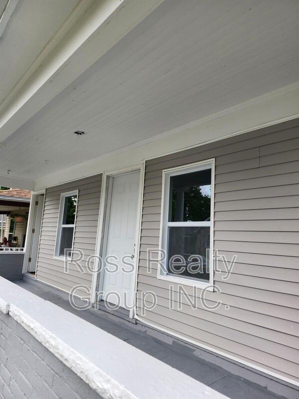 Building Photo - 653 Oswald St