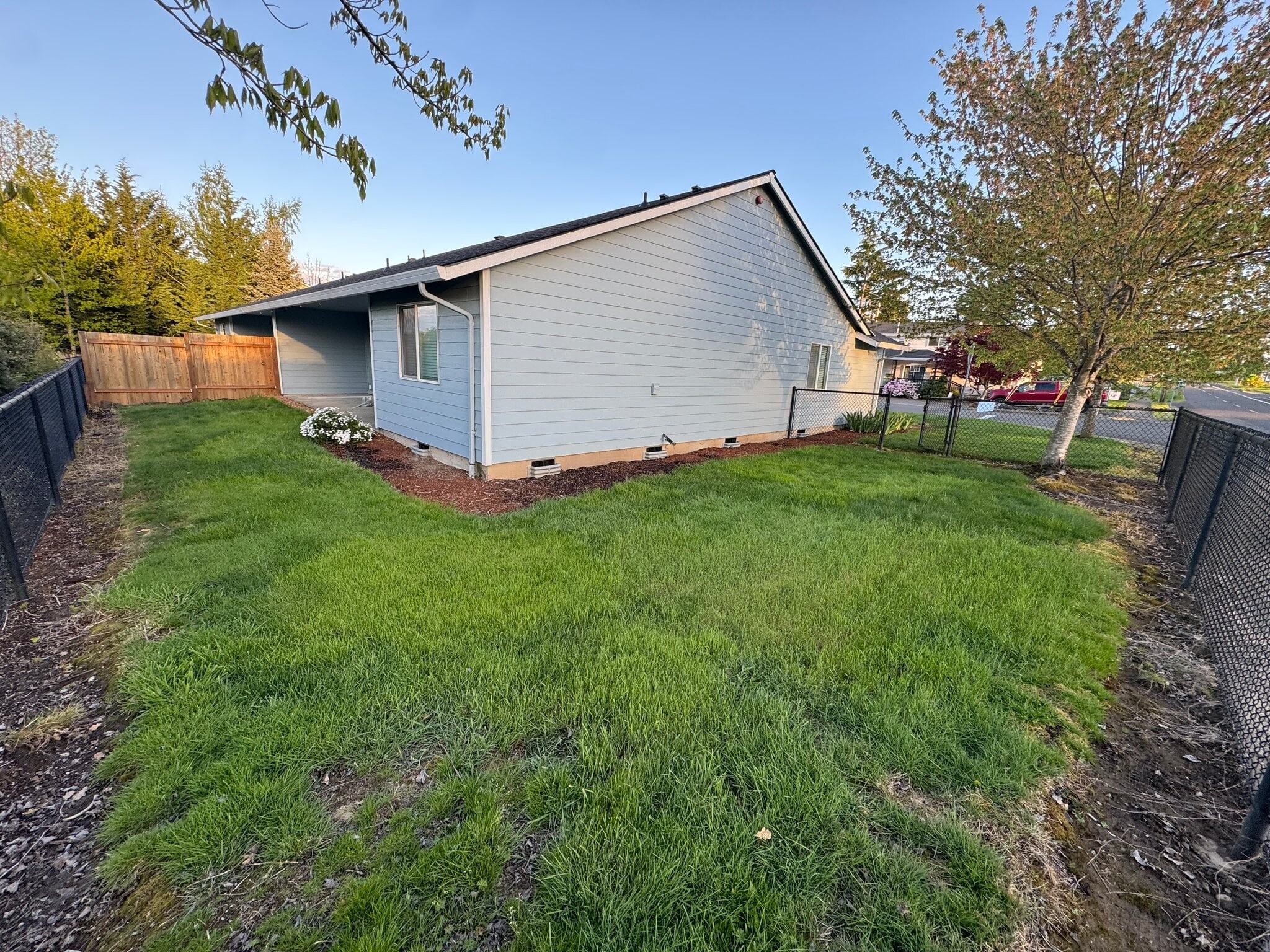 Building Photo - 400 E Washington St