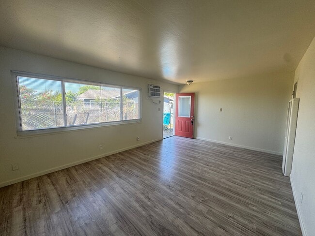 Building Photo - 4360 Twain Dr