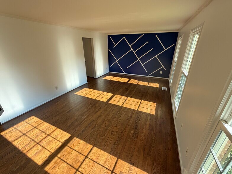 Building Photo - 9200 Weathervane Pl