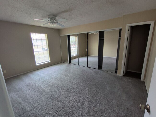 Building Photo - 4329 Segura Ct S