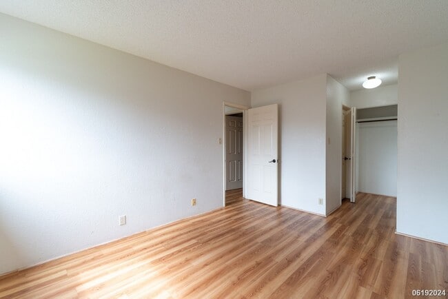 Building Photo - Desirable 2BR/1BA/1PKG in Waipio!! 94-1041...