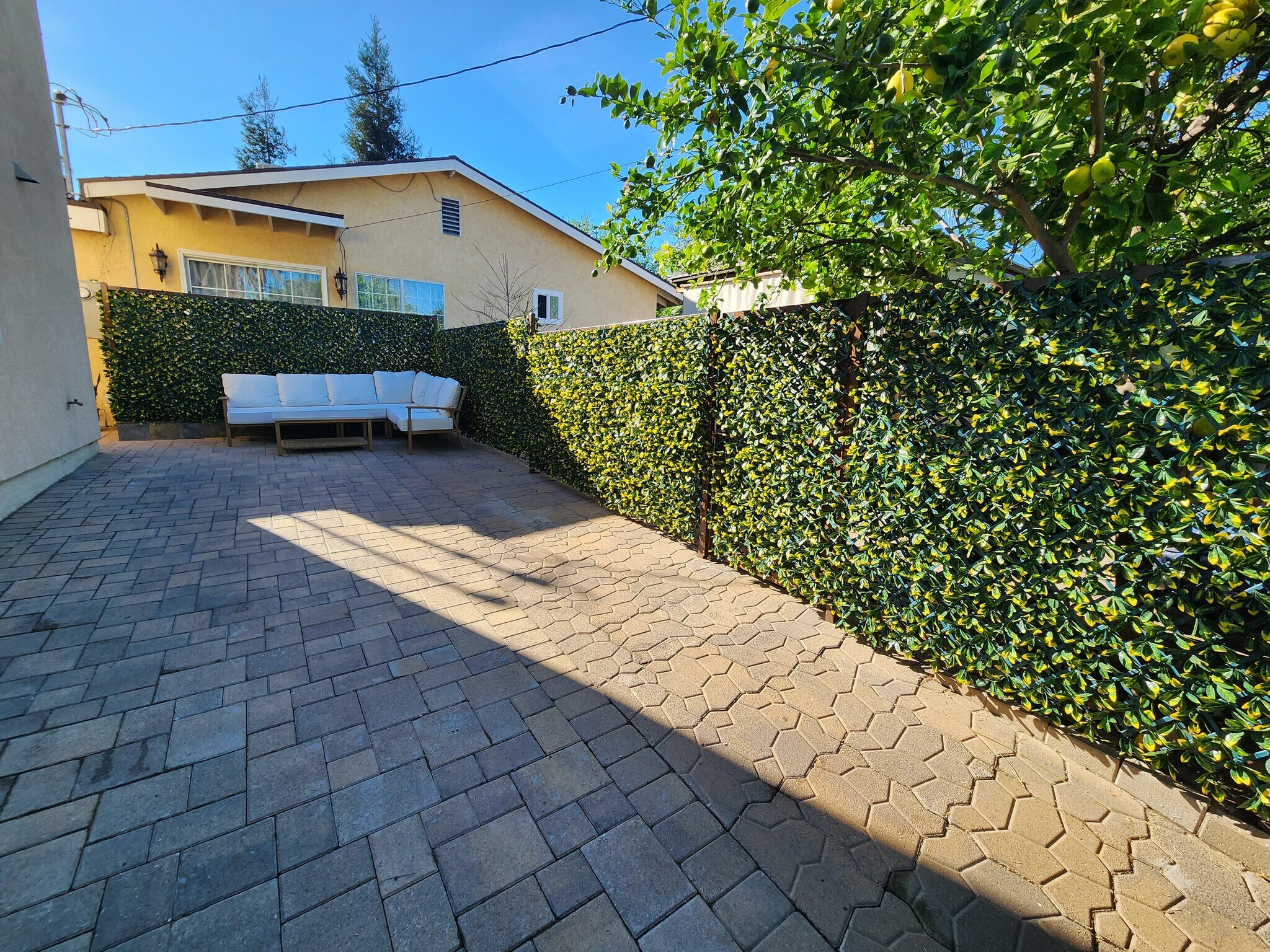 Building Photo - 10742 Gerald Ave