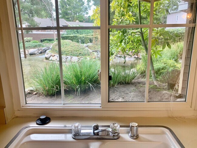 Building Photo - 1 Bedroom in Serene Community in Garden Grove