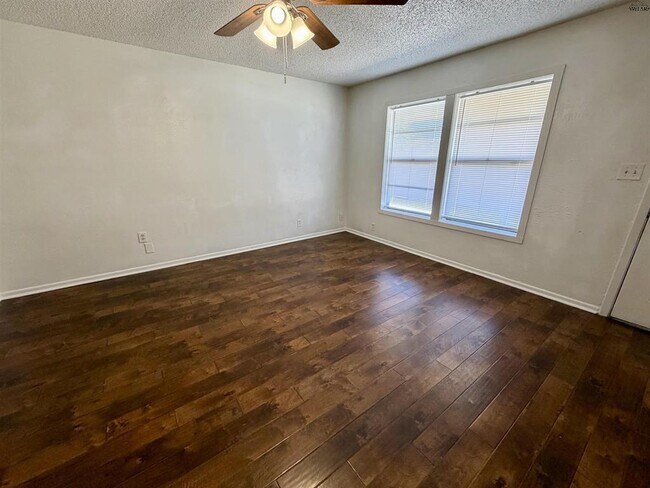 Building Photo - 3017 McGaha Ave