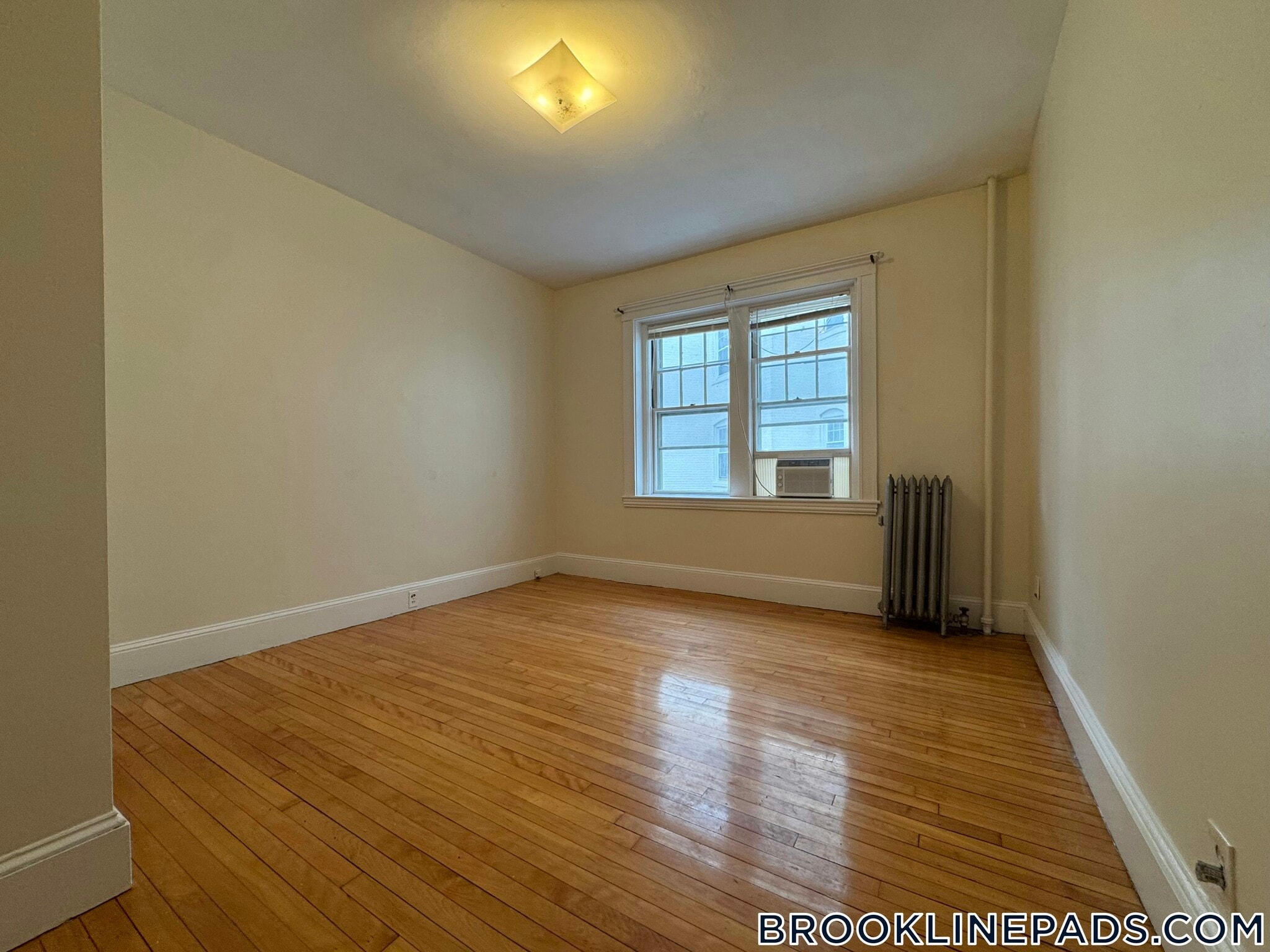 Building Photo - 208 Fuller St