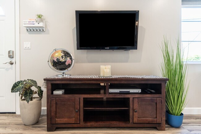 Building Photo - Newly Built Standalone ADU with Mountain Views – Fully Furnished & Move-In Ready