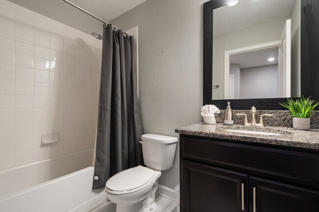 Building Photo - 4761 Kings Castle Cir