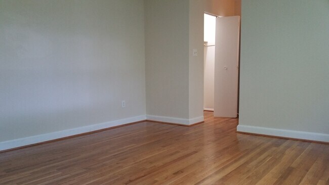 Building Photo - 4002 Blackpool Rd