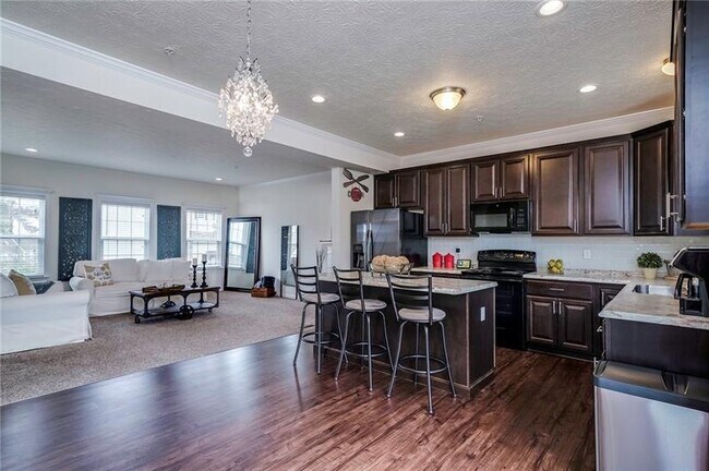 Building Photo - 511 Isabella Ct