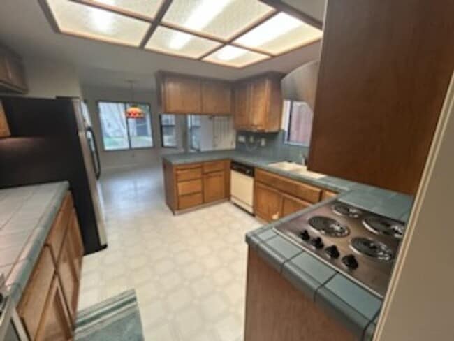 Building Photo - *SHOWING FRIDAY, MARCH 13TH @11:30AM-12:30PM*