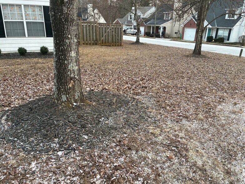 Building Photo - Room in House on Browns Mill Trail