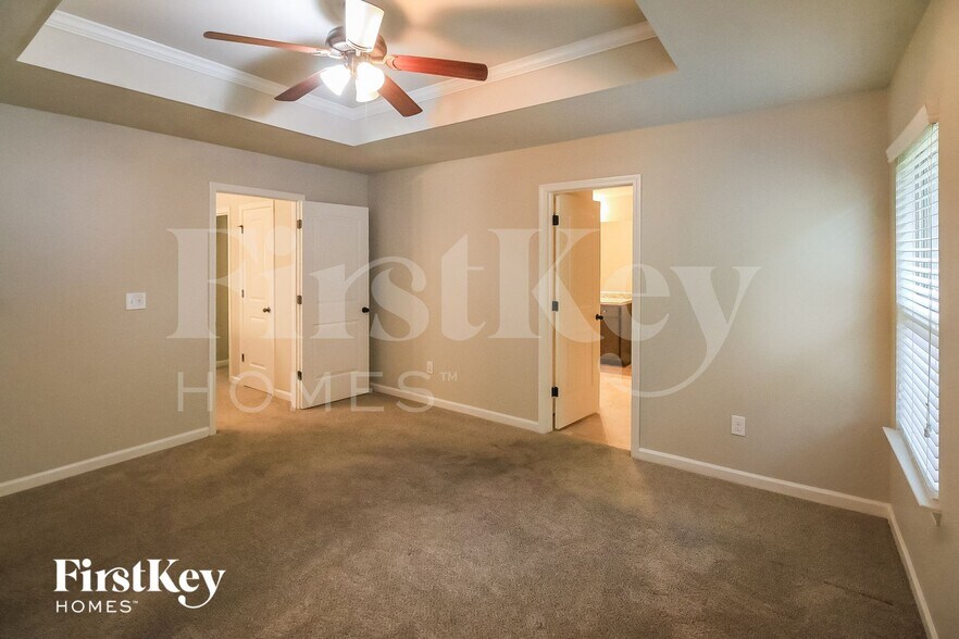 Building Photo - 5565 Union Pointe Pl