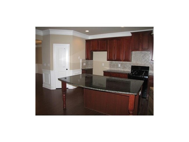 Building Photo - 3095 Carrick Rd