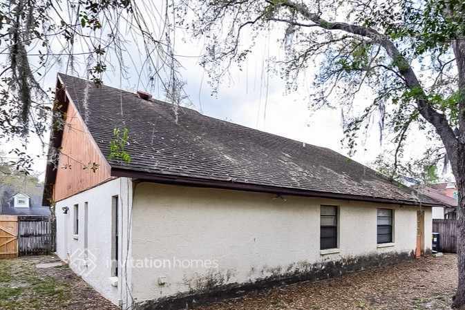 Building Photo - 10207 N Hyaleah Rd