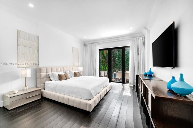 Building Photo - 110 3rd San Marino Terrace