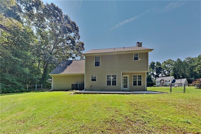 Building Photo - 2048 Glen Hope Trace