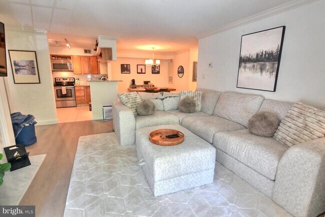Building Photo - 2220 Springwood Dr