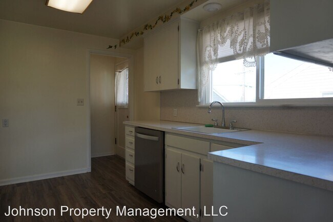 Building Photo - 3 br, 2 bath House - 2427 W. Rockwell Ave.