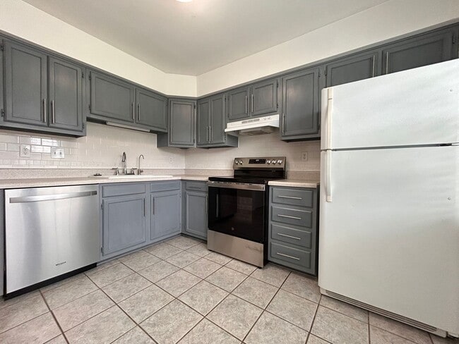 Building Photo - Welcome to this charming 3 bedroom "ASK AB...