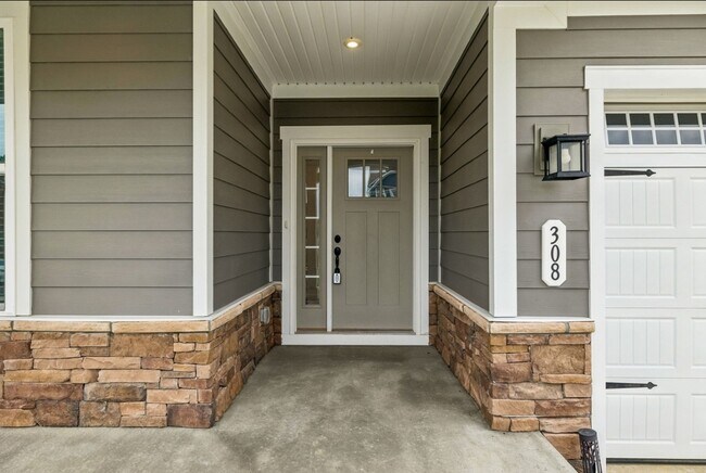Building Photo - 308 Grassy Glen Dr