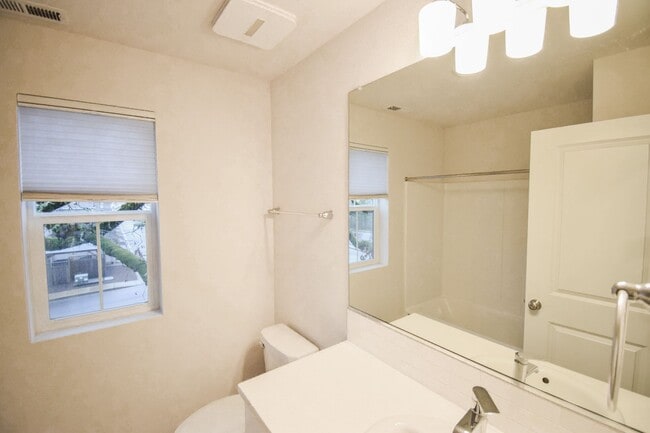 Building Photo - Beautiful 4 Bedroom 3.5 BA Home! Mother in Law Suite, Attached Garage & Top floor Bonus Room!