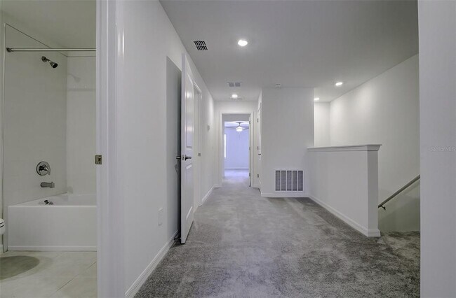 Building Photo - 8248 Cor Pne Wy