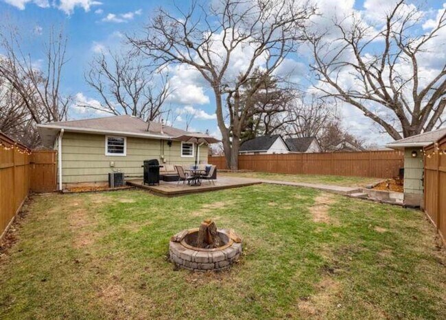 Building Photo - Lovely 4 Bedroom - Lee Park Neighborhood