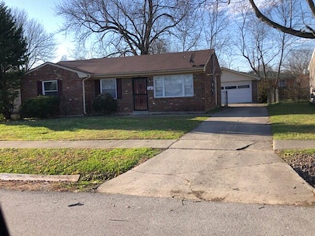 Building Photo - Nice 3 Bedroom 1 Bathroom Ranch