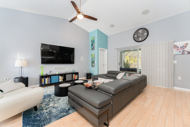 Building Photo - 27351 Golf Course Loop