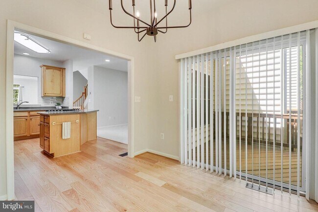 Building Photo - 4037 Fairfax Center Hunt Trail