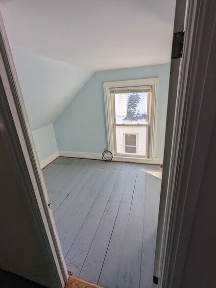 Building Photo - 56 Rackleff St
