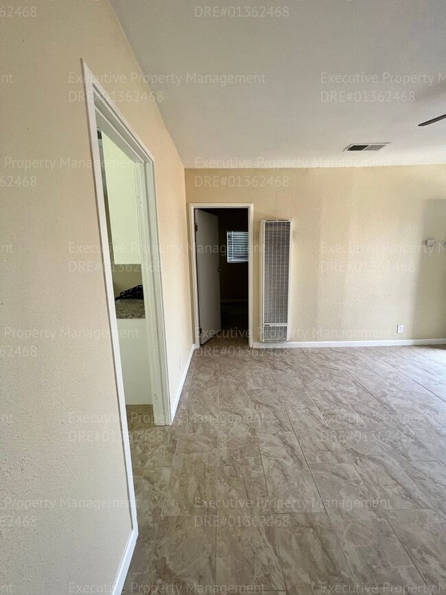 Building Photo - 1115 9th St