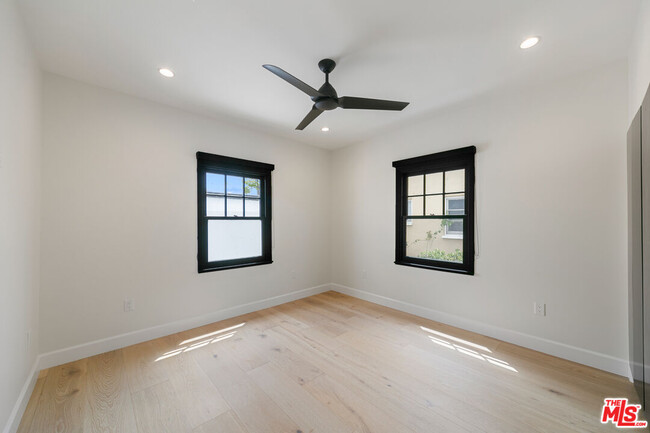 Building Photo - 458 N Sierra Bonita Ave