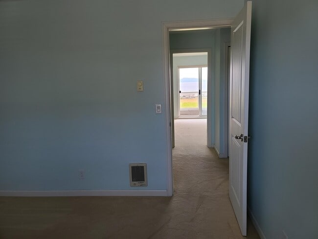 Building Photo - 1728 Edwards Dr