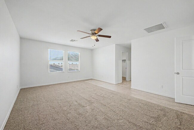 Building Photo - 35450 W Santa Clara Ave