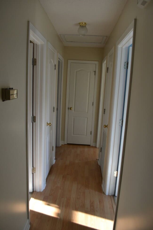 Building Photo - Home For Rent