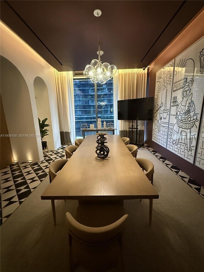 Building Photo - 801 S Miami Ave